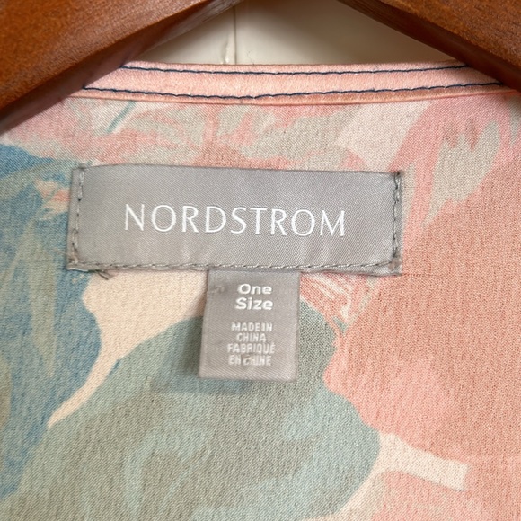 Nordstrom Pink and Blue Floral Wrap/Shawl One size - Picture 6 of 8